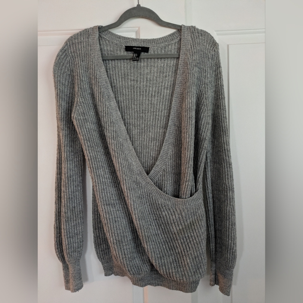 Women's Forever 21 Ballet Wrap Loose Gray Knit Sweater in Size S